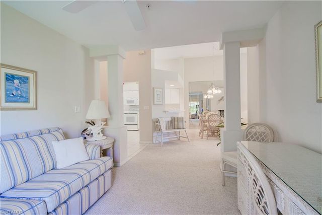 1970 Willow Bend CIR 204, Naples, FL 34109