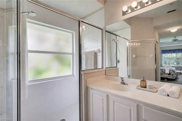 1970 Willow Bend CIR 204, Naples, FL 34109