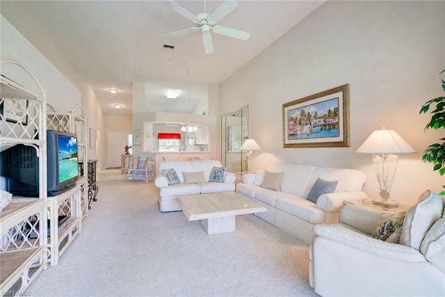 1970 Willow Bend CIR 204, Naples, FL 34109