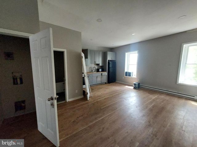5302 WAYNE AVE, Philadelphia, PA 19144