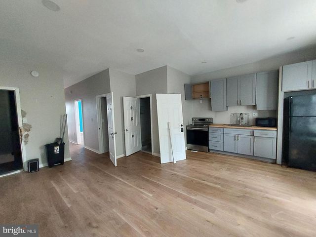 5302 WAYNE AVE, Philadelphia, PA 19144