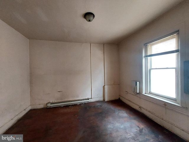 5302 WAYNE AVE, Philadelphia, PA 19144