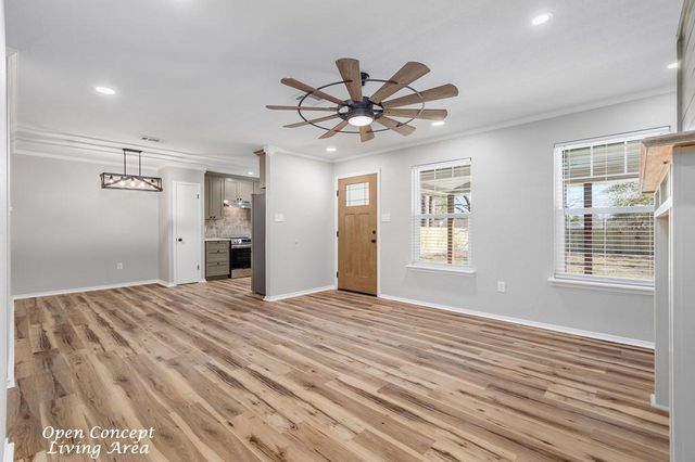 119 Oklahoma Street, Huntington, TX 75949