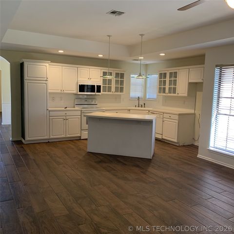 9534 E 76th Street, Tulsa, OK 74133