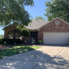 9534 E 76th Street, Tulsa, OK 74133