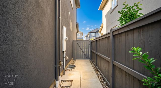 443 Via Marco Ln, Lodi, CA 95240
