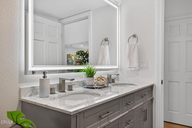 2225 Calle Riscoso, Thousand Oaks, CA 91362