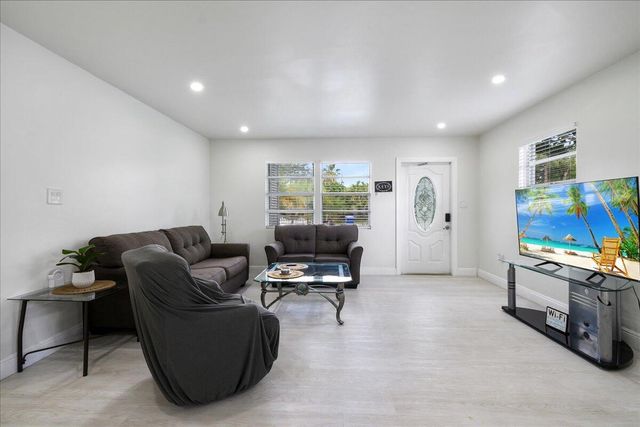 503 N PENNOCK Lane, Jupiter, FL 33458