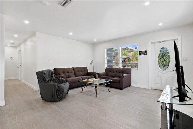 503 N PENNOCK Lane, Jupiter, FL 33458