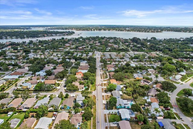 503 N PENNOCK Lane, Jupiter, FL 33458