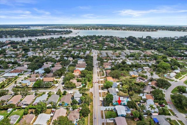 503 N PENNOCK Lane, Jupiter, FL 33458