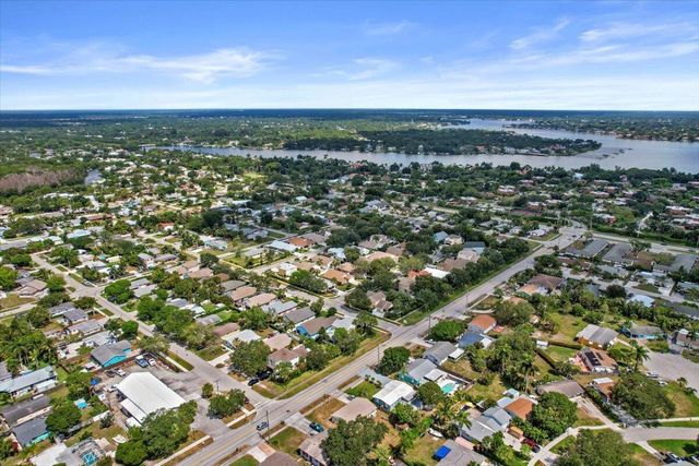 503 N PENNOCK Lane, Jupiter, FL 33458