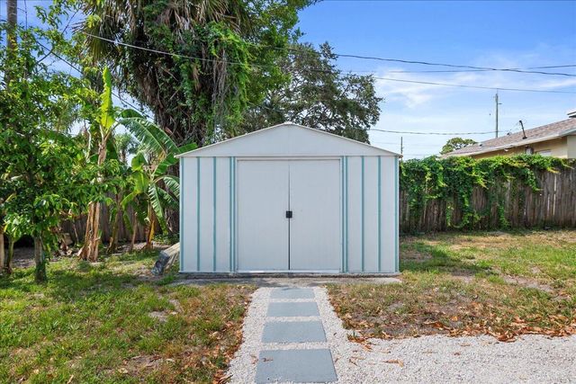 503 N PENNOCK Lane, Jupiter, FL 33458