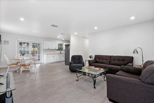 503 N PENNOCK Lane, Jupiter, FL 33458