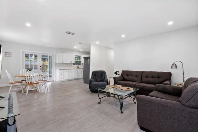 503 N PENNOCK Lane, Jupiter, FL 33458