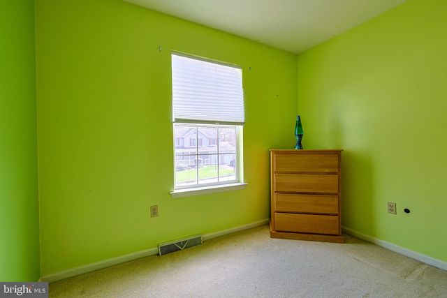 6104 LOCUST LN, Mechanicsburg, PA 17050