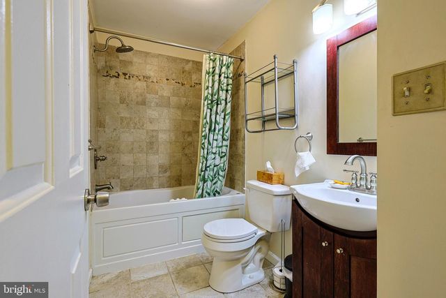 6104 LOCUST LN, Mechanicsburg, PA 17050