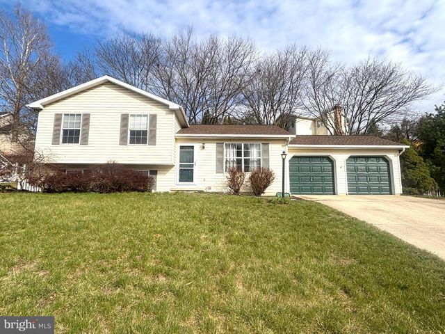 6104 LOCUST LN, Mechanicsburg, PA 17050