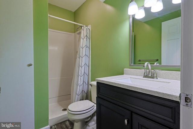 6104 LOCUST LN, Mechanicsburg, PA 17050