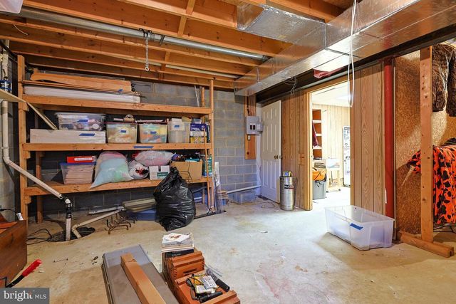 6104 LOCUST LN, Mechanicsburg, PA 17050
