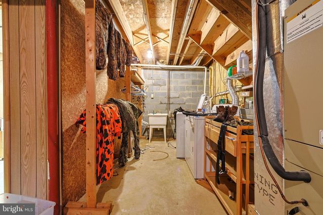 6104 LOCUST LN, Mechanicsburg, PA 17050