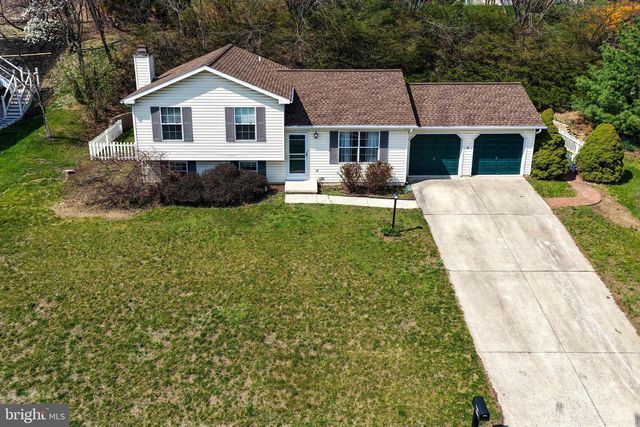 6104 LOCUST LN, Mechanicsburg, PA 17050