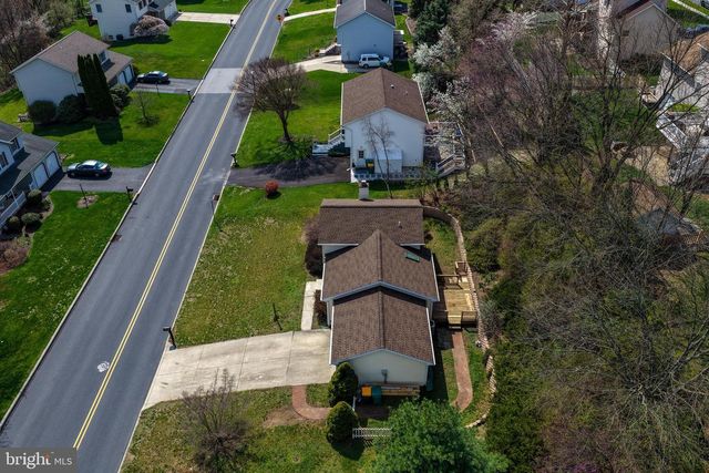 6104 LOCUST LN, Mechanicsburg, PA 17050