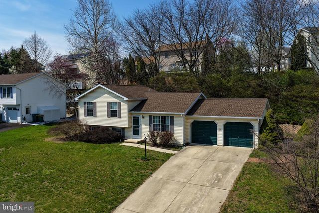 6104 LOCUST LN, Mechanicsburg, PA 17050