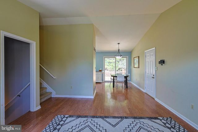 6104 LOCUST LN, Mechanicsburg, PA 17050