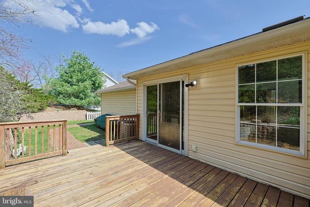 6104 LOCUST LN, Mechanicsburg, PA 17050