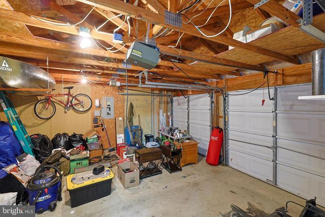 6104 LOCUST LN, Mechanicsburg, PA 17050