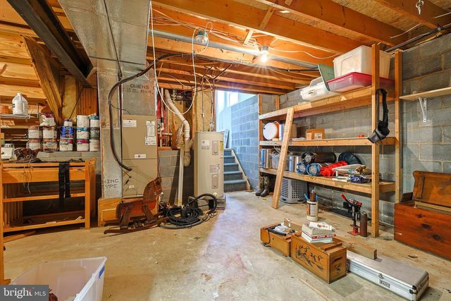 6104 LOCUST LN, Mechanicsburg, PA 17050