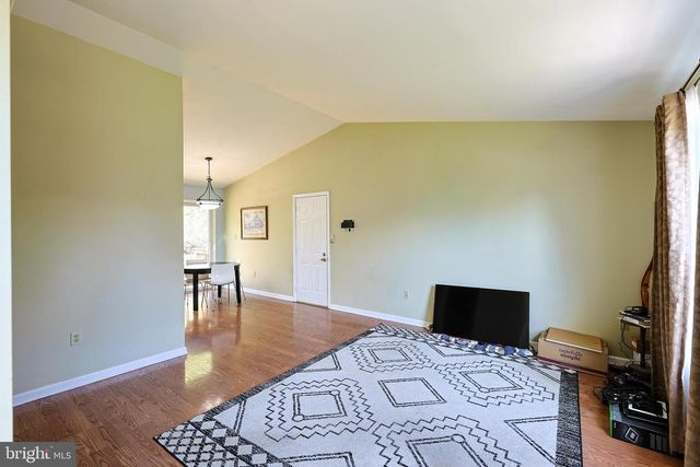 6104 LOCUST LN, Mechanicsburg, PA 17050