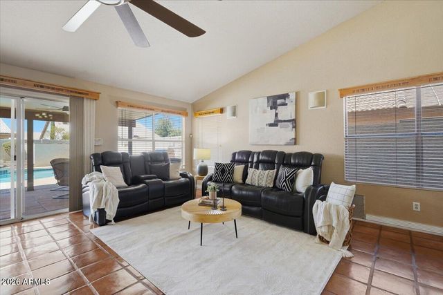 4346 W MISTY WILLOW Lane, Glendale, AZ 85310