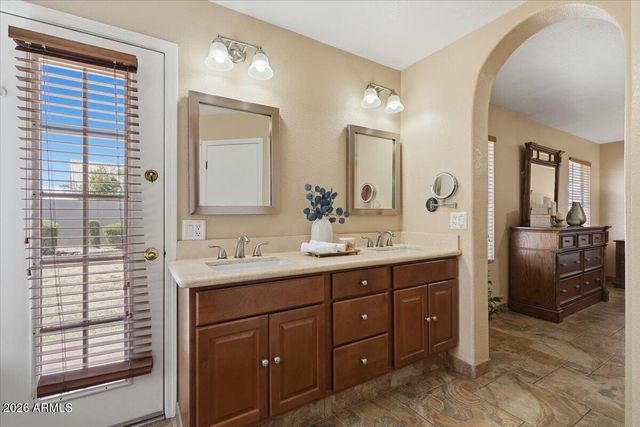 4346 W MISTY WILLOW Lane, Glendale, AZ 85310