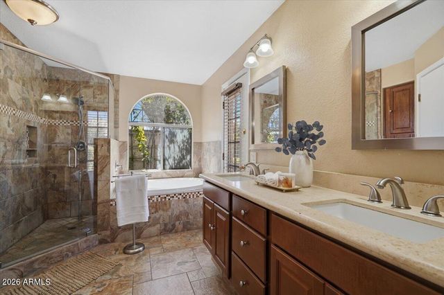 4346 W MISTY WILLOW Lane, Glendale, AZ 85310