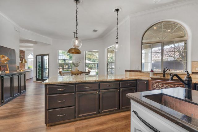 957 N Citadel Avenue, Clovis, CA 93611