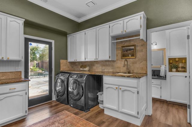 957 N Citadel Avenue, Clovis, CA 93611