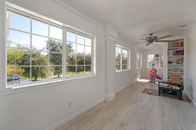 957 N Citadel Avenue, Clovis, CA 93611