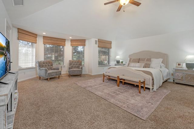 957 N Citadel Avenue, Clovis, CA 93611