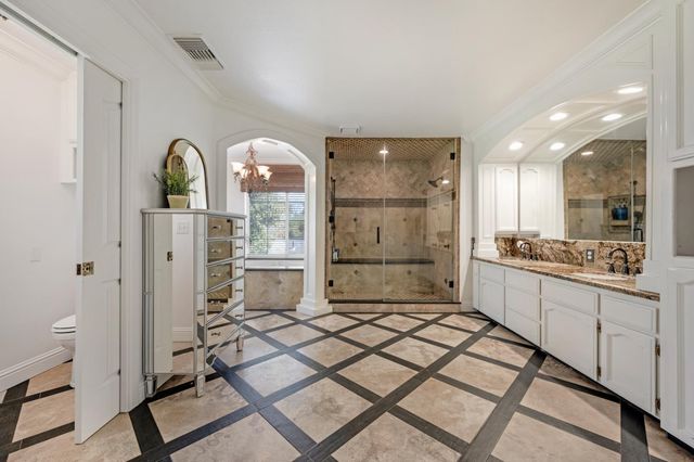 957 N Citadel Avenue, Clovis, CA 93611