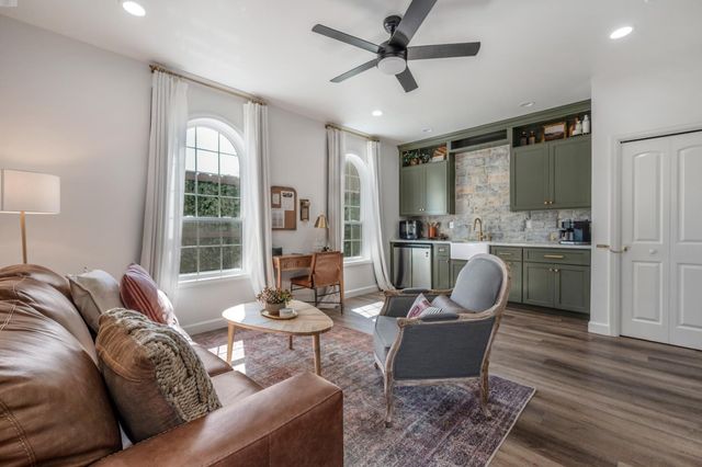 957 N Citadel Avenue, Clovis, CA 93611