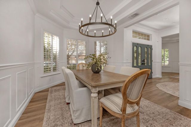 957 N Citadel Avenue, Clovis, CA 93611