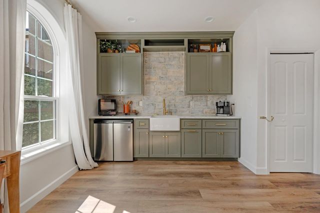 957 N Citadel Avenue, Clovis, CA 93611