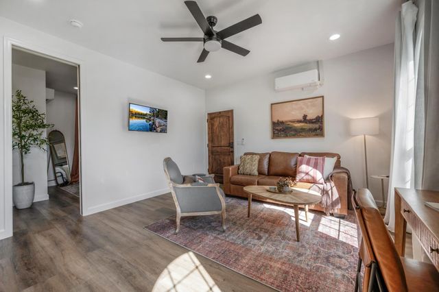 957 N Citadel Avenue, Clovis, CA 93611