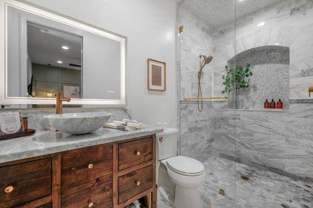 957 N Citadel Avenue, Clovis, CA 93611