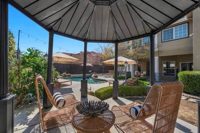 957 N Citadel Avenue, Clovis, CA 93611