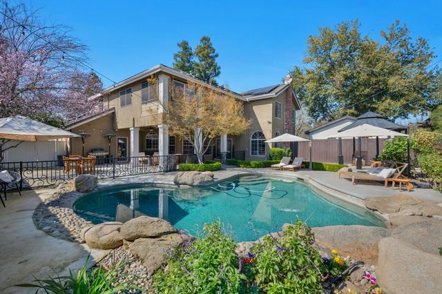 957 N Citadel Avenue, Clovis, CA 93611