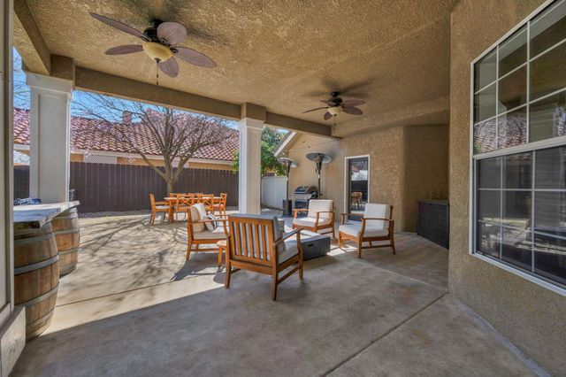 957 N Citadel Avenue, Clovis, CA 93611