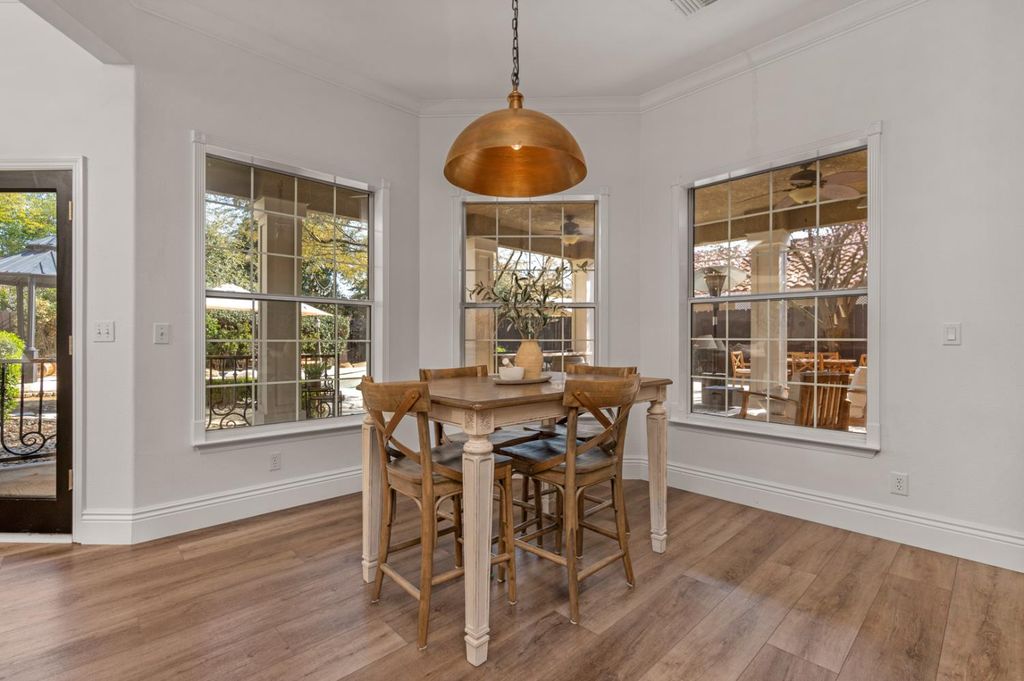 Image 13 of property listing at 957 N Citadel Avenue, Clovis, CA 93611